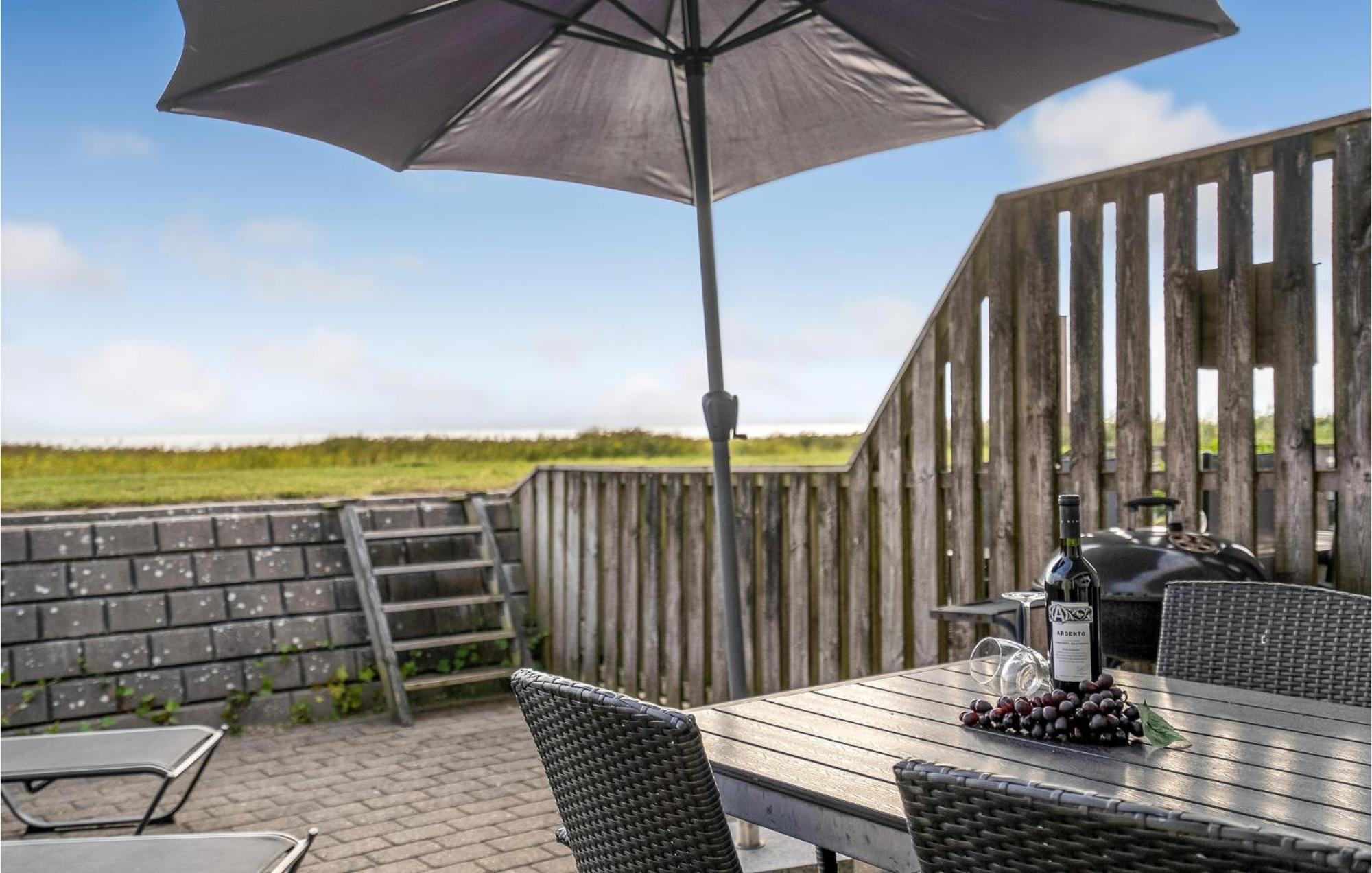 Beach Front Apartment In Romo With Ethernet Internet Rømø Kirkeby Buitenkant foto